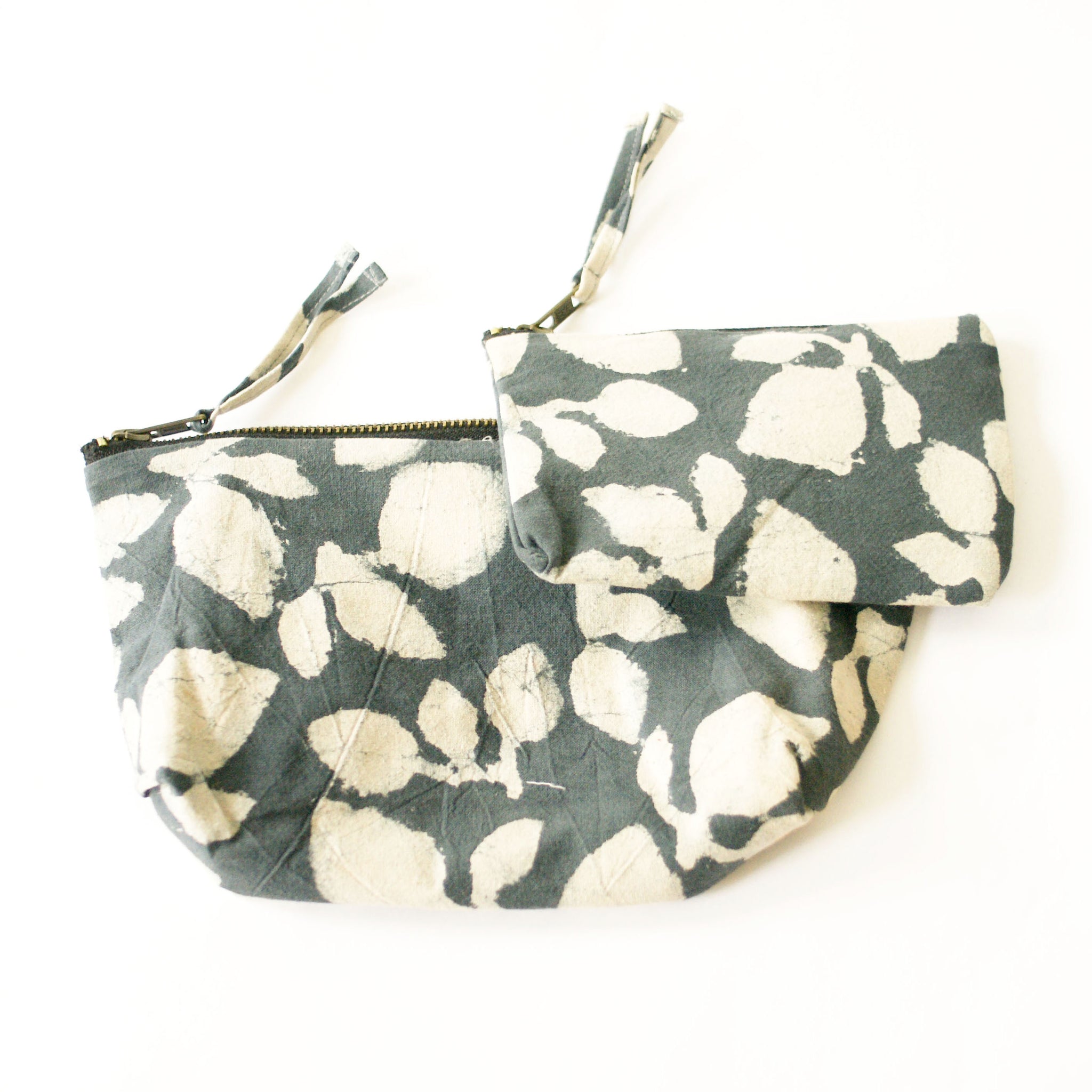 Gift Set: Grey Leaf Zipper Pouch